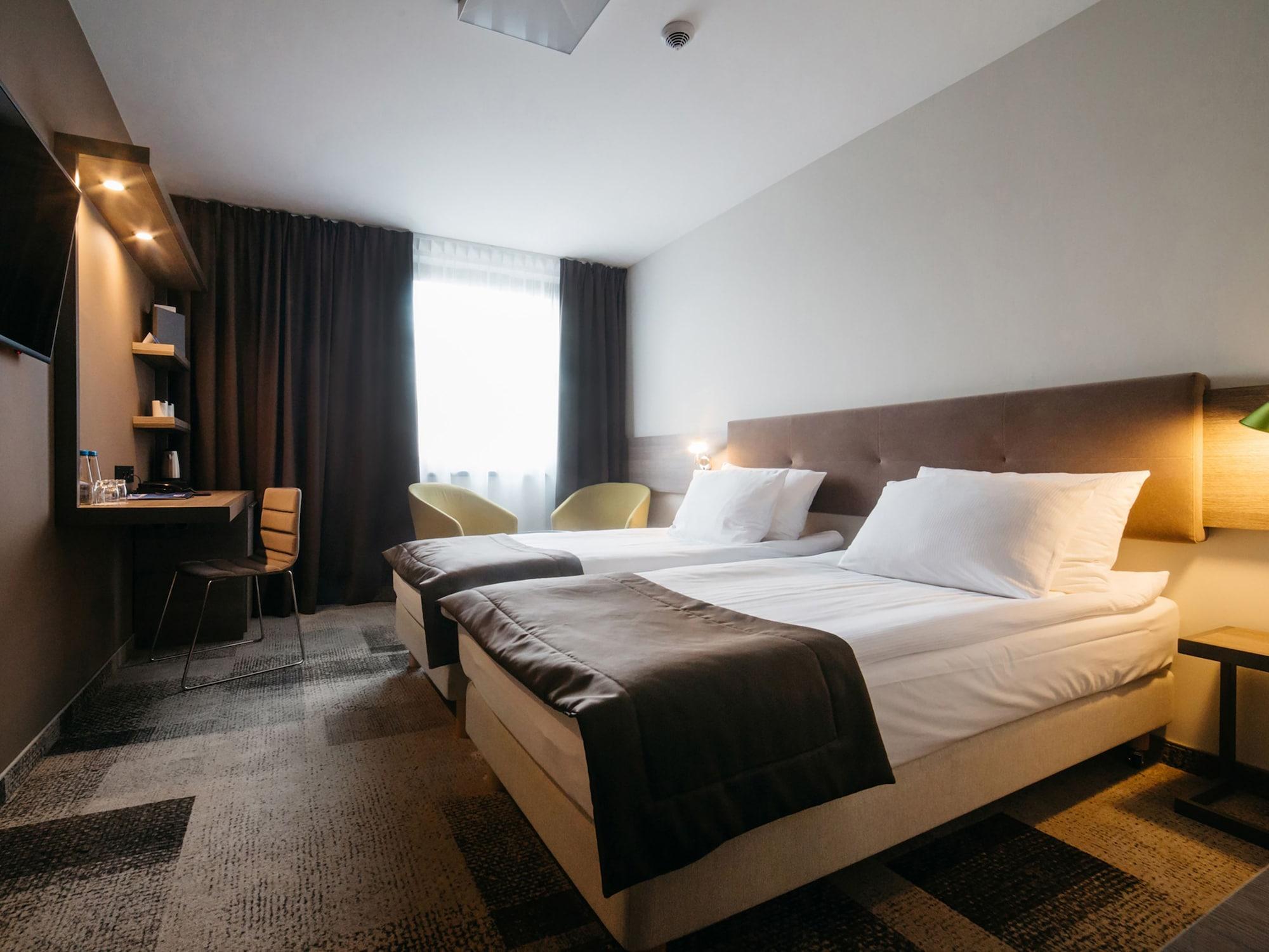 Q Hotel Plus Κατοβίτσε Εξωτερικό φωτογραφία